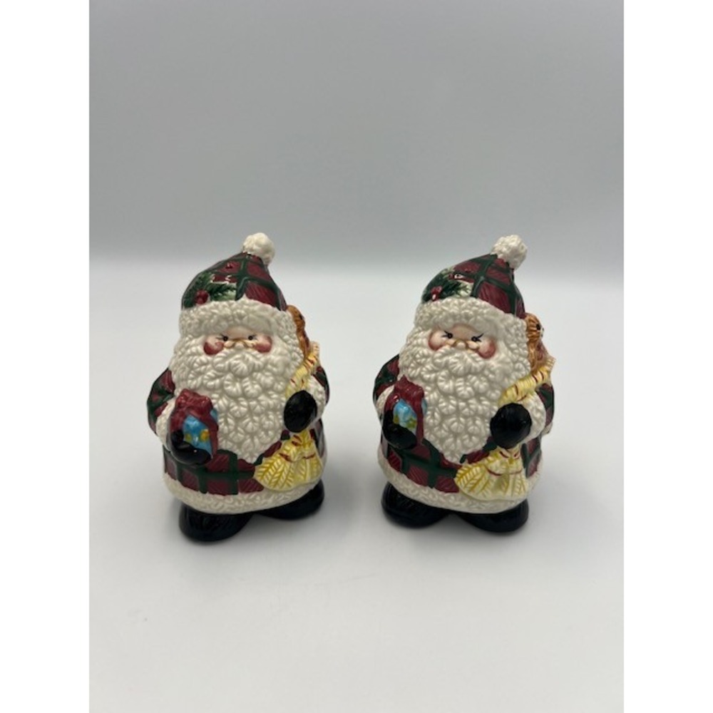 Jay Ceramic Santa Claus Plaid Coat Salt and Pepper Shaker Set Holiday Decor 4in